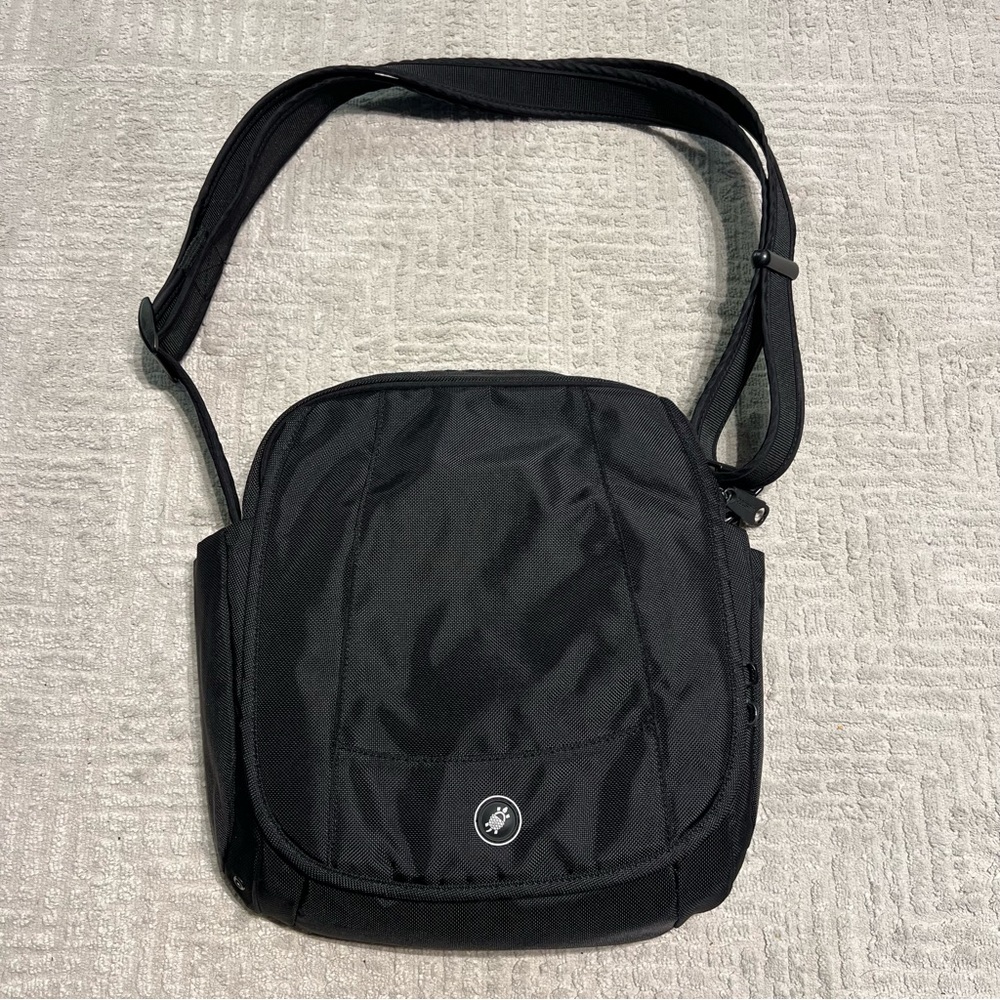PacSafe Metrosafe 200 Unisex Messenger Bag